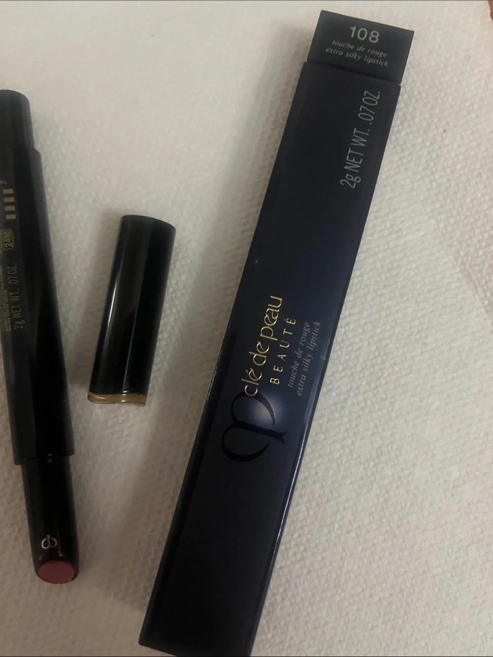 Cle de Peau Beaute touche de rouge extra silky lipstick - Shade 108